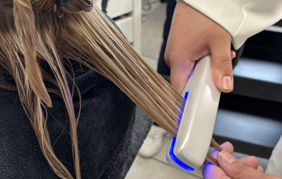 Cryothérapie sur cheveux décolorés